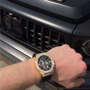 Guess watch *worn once* gold bustdown AP lookalike